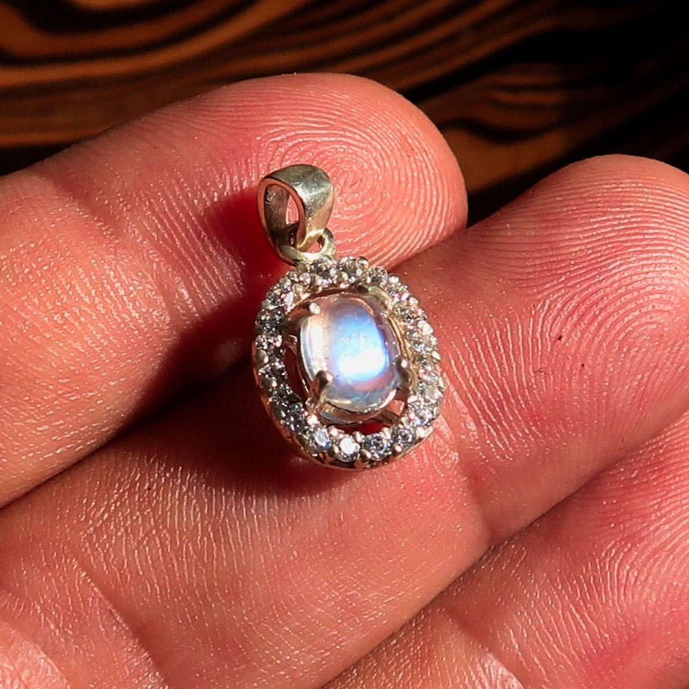The Whisper of Jewelry: Eternal Narratives in Miniature Form